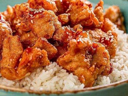 Лепкаво пържено панирано пилешко филе  в азиатски сос - снимка на рецептата